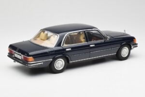 Mercedes 450 SEL 6.9 W116 ダークブルー Revell 1:18 8956 メタル - 画像 3/8