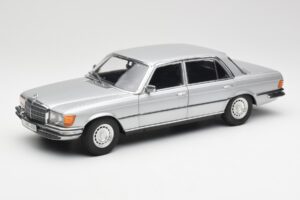 Mercedes 450 SEL 6.9 W116 シルバー Revell 1:18 8955 メタル