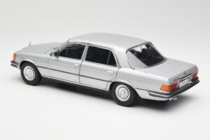 Mercedes 450 SEL 6.9 W116 シルバー Revell 1:18 8955 メタル - 画像 7/8