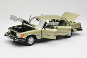 Mercedes 450 SEL W116 J.R. Ewing Dallas シルバーグリーン Norev 1:18 183975 メタル - 画像 2/8