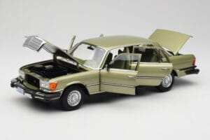 Mercedes 450 SEL W116 J.R. Ewing Dallas シルバーグリーン Norev 1:18 183975 メタル - 画像 3/8