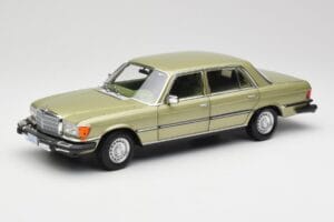 Mercedes 450 SEL W116 J.R. Ewing Dallas シルバーグリーン Norev 1:18 183975 メタル