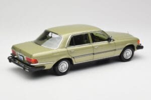 Mercedes 450 SEL W116 J.R. Ewing Dallas シルバーグリーン Norev 1:18 183975 メタル - 画像 5/8