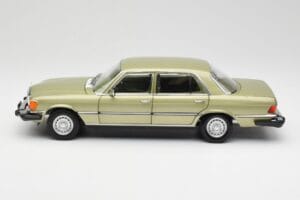 Mercedes 450 SEL W116 J.R. Ewing Dallas シルバーグリーン Norev 1:18 183975 メタル - 画像 7/8