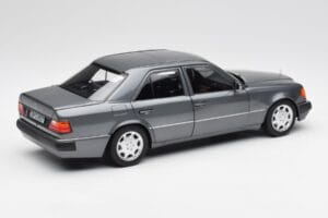 Mercedes 500 E W124 パールグレー Norev 1:18 183946 メタル - 画像 3/8