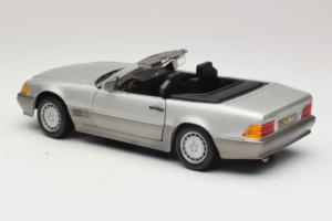 Mercedes SL 500 R129 シルバー Revell 1:18 8801-P1 メタル - 画像 7/8