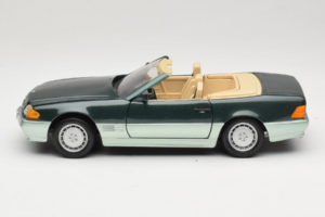 Mercedes 500 SL R129 シルバーグリーン Revell 1:18 8802 メタル - 画像 4/8