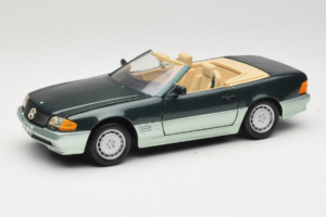 Mercedes 500 SL R129 シルバーグリーン Revell 1:18 8802 メタル