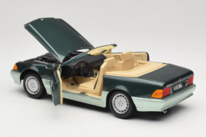 Mercedes 500 SL R129 シルバーグリーン Revell 1:18 8802 メタル - 画像 5/8