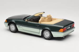 Mercedes 500 SL R129 シルバーグリーン Revell 1:18 8802 メタル - 画像 7/8