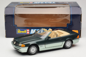 Mercedes 500 SL R129 シルバーグリーン Revell 1:18 8802 メタル - 画像 8/8