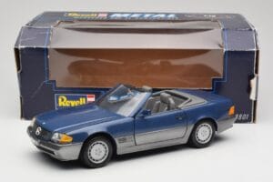 Mercedes SL 500 R129 Nautic Blue Metallic Revell 1:18 8081 メタル - 画像 8/8