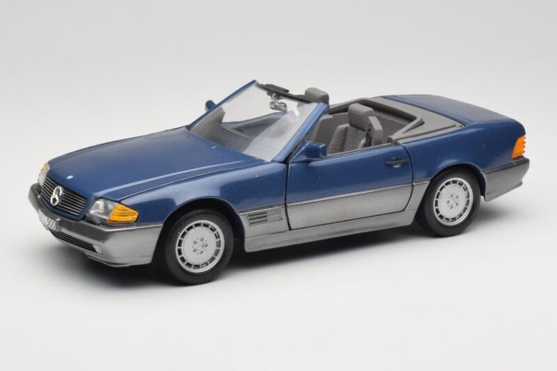 Mercedes SL 500 R129 Nautic Blue Metallic Revell 1:18 8081 メタル