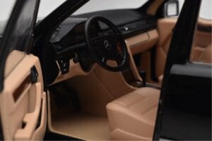 Mercedes 500E W124 ブラック リミテッドエディション Norev 1:18 183949 メタル - 画像 11/12