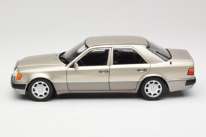 Mercedes 500E W124 Smoke Silver ディーラー限定版 Norev 1:18 B66040724 メタル - 画像 4/8