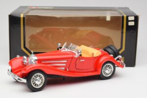 Mercedes 500K ロードスター レッド Bburago 1:18 3020 メタル - 画像 8/8