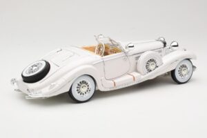 Mercedes 500K Special Roadster ホワイト Premiere Edition Maisto 1:18 536055 メタル - 画像 3/8