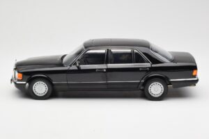 Mercedes 560 SEL W126 ブラック ディーラー エディション Norev 1:18 B66040599 メタル - 画像 4/8