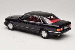 Mercedes 560 SEL W126 ブラック レッドインテリア Norev 1:18 183788 メタル - 画像 4/8