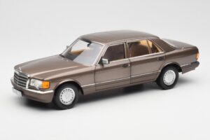 Mercedes 560 SEL W126 インパラ ブラウン ディーラー エディション Norev 1:18 B66040646 メタル