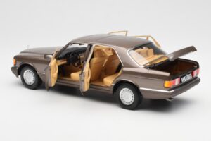 Mercedes 560 SEL W126 インパラ ブラウン ディーラー エディション Norev 1:18 B66040646 メタル - 画像 5/8
