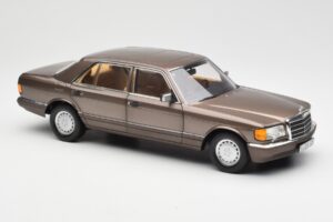 Mercedes 560 SEL W126 インパラ ブラウン ディーラー エディション Norev 1:18 B66040646 メタル - 画像 6/8