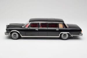 Mercedes 600 Pullman W100 ブラック NZG 1:18 1071/50 メタル - 画像 4/8