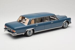 Mercedes 600 Pullman W100 ブルー NZG 1:18 B66040707 メタル - 画像 3/8