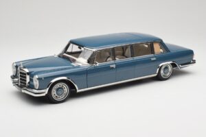 Mercedes 600 Pullman W100 ブルー NZG 1:18 B66040707 メタル