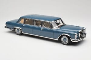 Mercedes 600 Pullman W100 ブルー NZG 1:18 B66040707 メタル - 画像 6/8