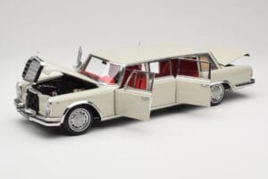 Mercedes 600 Pullman W100 ライトグレー NZG 1:18 B66040708 メタル - 画像 2/8