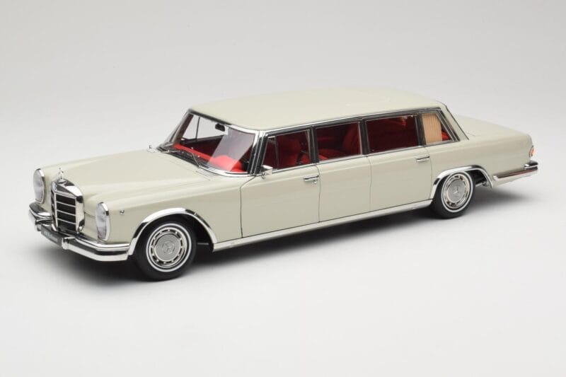Mercedes 600 Pullman W100 ライトグレー NZG 1:18 B66040708 メタル