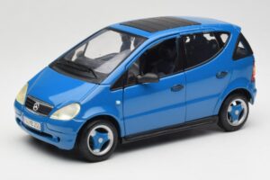 Mercedes A-Class W168 ライトブルー Maisto 1:18 37800-M5 メタル