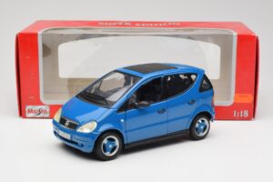 Mercedes A-Class W168 ライトブルー Maisto 1:18 37800-M5 メタル - 画像 8/8
