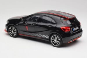 Mercedes A-Class W176 AMG ブラック Norev 1:18 183596 メタル - 画像 7/8
