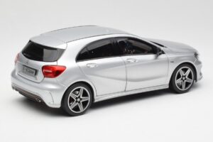 Mercedes A-Class W176 ポーラーシルバー Norev 1:18 B66960139 メタル - 画像 3/8