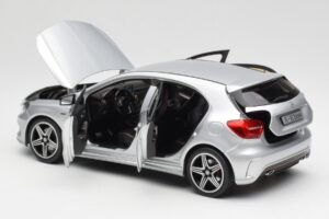 Mercedes A-Class W176 ポーラーシルバー Norev 1:18 B66960139 メタル - 画像 5/8
