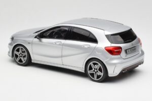 Mercedes A-Class W176 ポーラーシルバー Norev 1:18 B66960139 メタル - 画像 7/8