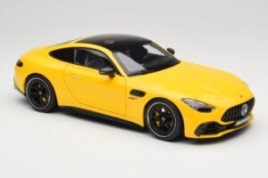 Mercedes AMG GT 43 C192 Turbo Sun Yellow NZG 1:18 B66960587 メタル - 画像 6/8