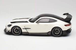 Mercedes AMG GT C190 Black Series Designo Diamond ホワイト メタリック Minichamps 1:18 155032022 メタル - 画像 3/6