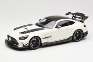 Mercedes AMG GT C190 Black Series Diamond White Metallic Minichamps 1:18 110032020 メタル