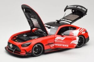 Mercedes AMG GT C190 Black Series Safety Car F1 2024 Minichamps 1:18 110032090 メタル - 画像 2/8