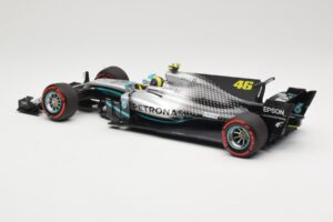 Mercedes AMG Petronas W08 V. Rossi Ride Swap Valencia December 2019 Minichamps 1:18 110191746 メタル - 画像 5/6