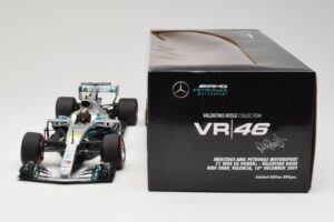 Mercedes AMG Petronas W08 V. Rossi Ride Swap Valencia December 2019 Minichamps 1:18 110191746 メタル - 画像 6/6