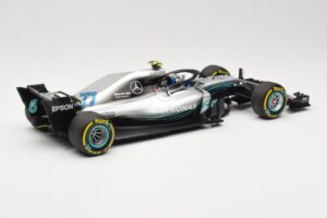 Mercedes AMG Petronas W09 #77 V. Bottas F1 2018 Minichamps 1:18 110180077 メタル - 画像 2/6