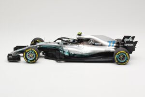 Mercedes AMG Petronas W09 #77 V. Bottas F1 2018 Minichamps 1:18 110180077 メタル - 画像 3/6