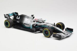 Mercedes AMG Petronas W10 #44 L. Hamilton Winner Chinese GP 2019 Minichamps 1:18 110190344 メタル - 画像 4/6