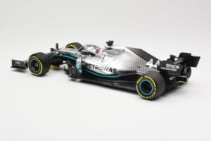 Mercedes AMG Petronas W10 #44 L. Hamilton Winner Chinese GP 2019 Minichamps 1:18 110190344 メタル - 画像 5/6