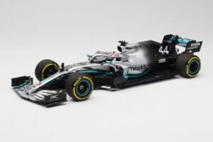 Mercedes AMG Petronas W10 #44 L. Hamilton F1 World Champion 2019 Minichamps 1:18 110190044 メタル