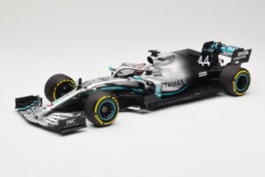 Mercedes AMG Petronas W10 #44 L. Hamilton F1 World Champion Dealer Edition 2019 Minichamps 1:18 B66960567 メタル
